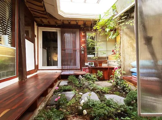 Viva La Vida - Jongno Hanok Private House